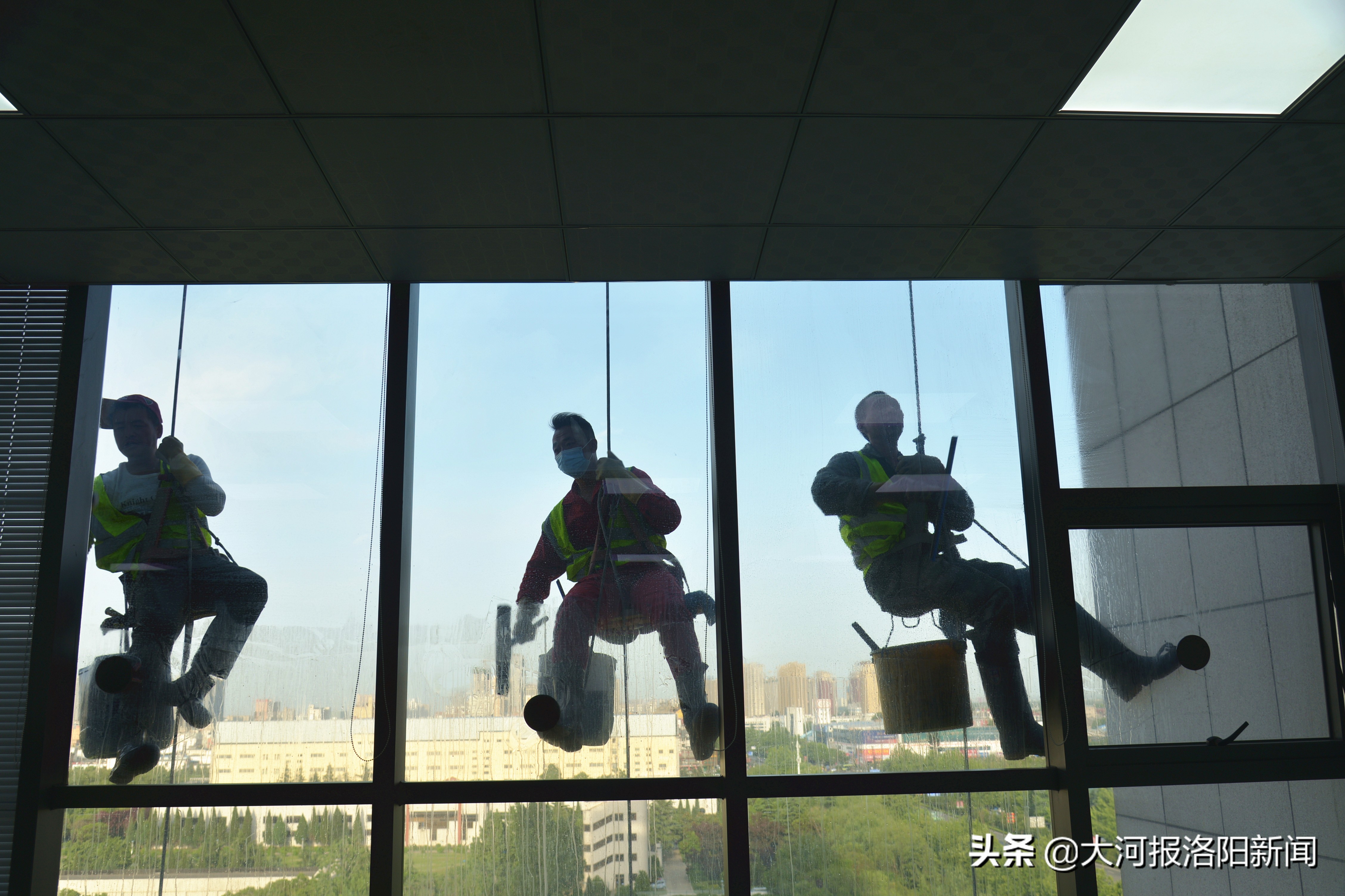 蜘蛛人200米高空作业,10m蜘蛛人高空作业价格