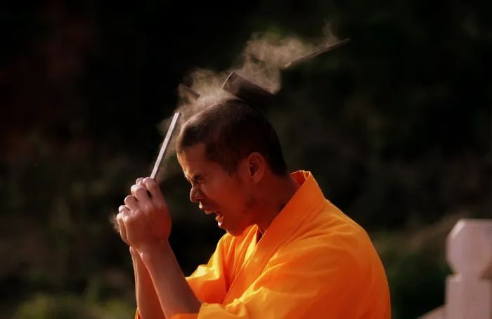 街斗凶狠的招数,街斗踢技