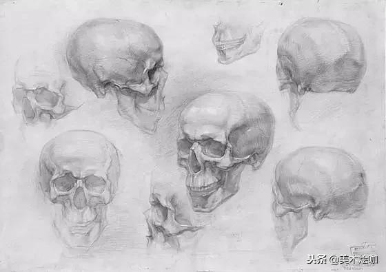 有了画画本和彩色笔还要用什么,有了这些临摹资料你还需要买书吗