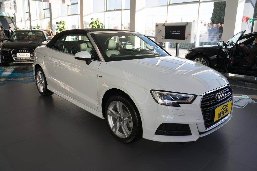 标配2.0T+7速双离合，进口奥迪紧凑敞篷没触控，靠颜值卖车？