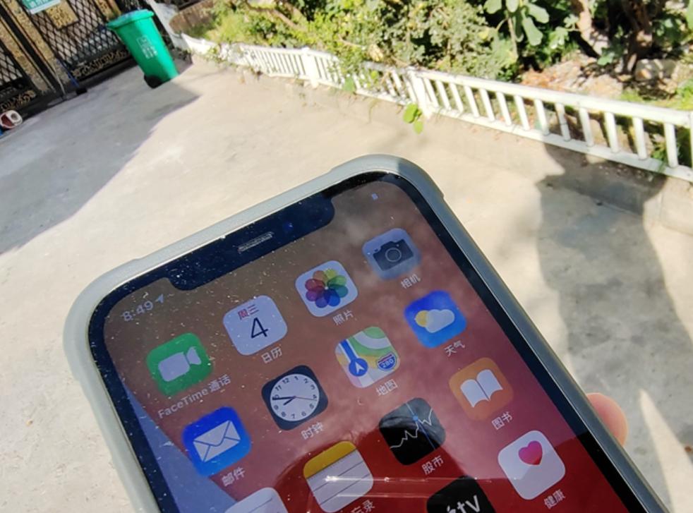 iphone12怎么挑选手机壳,iphone12套上透明手机壳是什么样