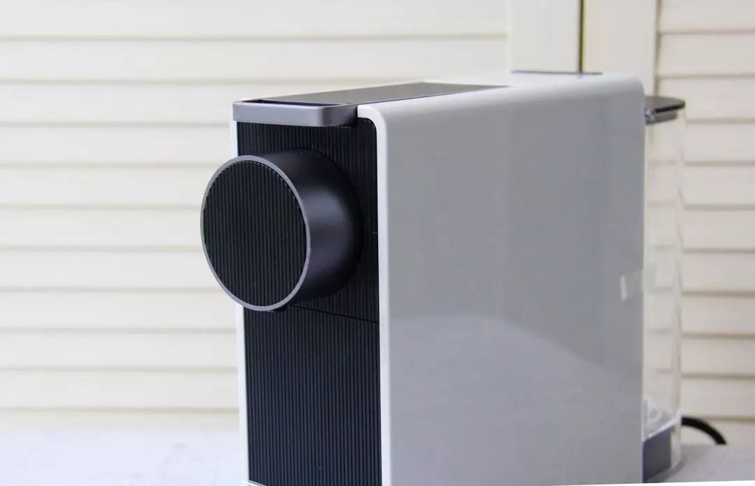 今天开箱一款便携胶囊咖啡机,mini胶囊咖啡机便携