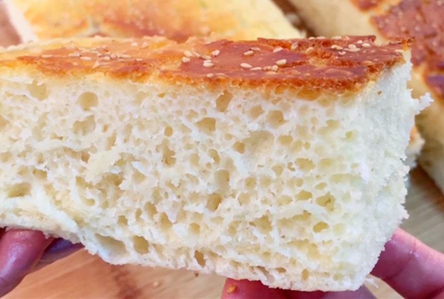 早餐发面饼怎么做又软又香,早餐想吃发面饼手不沾面就能做好