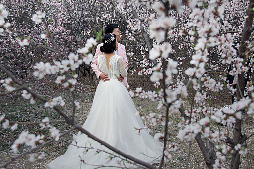 感觉好累只能忍着该怎么回复,特别的迷茫和无助怎么回复