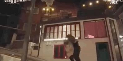 叛逆暗黑女or优雅小姐姐？《梨泰院Class》双女主，你更站谁？