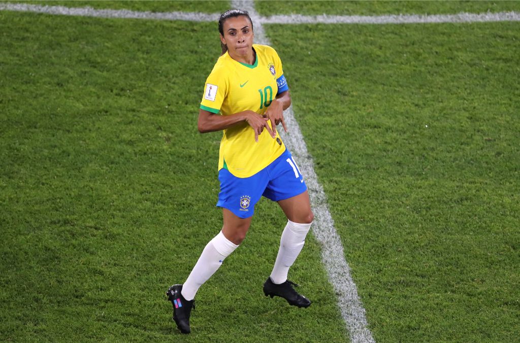 中国女足第一人孙雯身价,孙雯获得过世界足球小姐