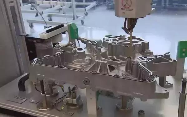 挖机发动机为什么不用国产的,挖机发动机动力不足的故障原因