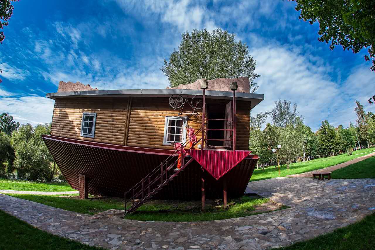 倒立空间体验馆潮玩体验,爱丽小屋法式玫瑰