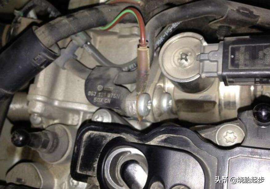 趁着油价便宜,一次加200块钱油?修车师傅:开车连点常识都不懂