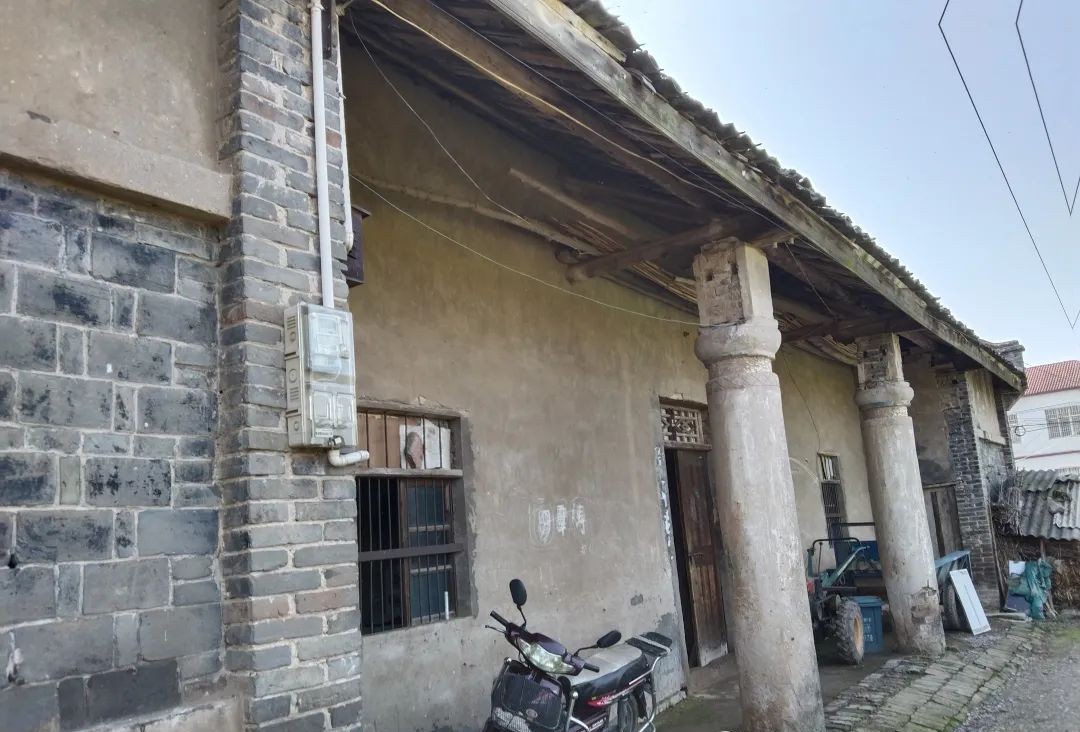 守望孤独的句子,守望大山里的老人