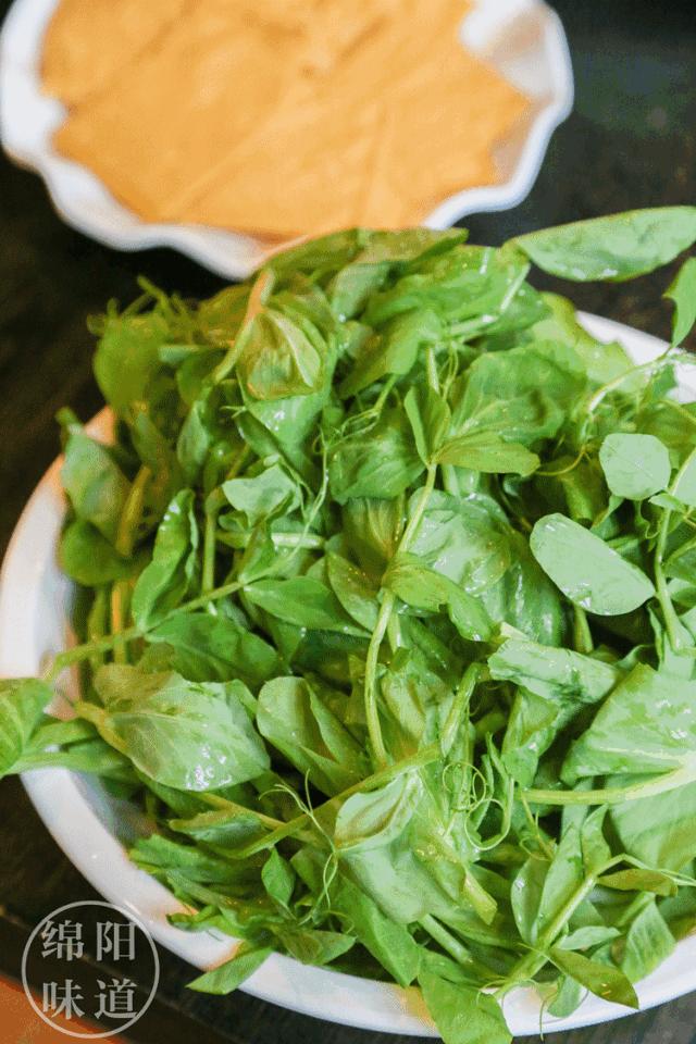 吃一只烤全羊,吃一只羊送一只羊