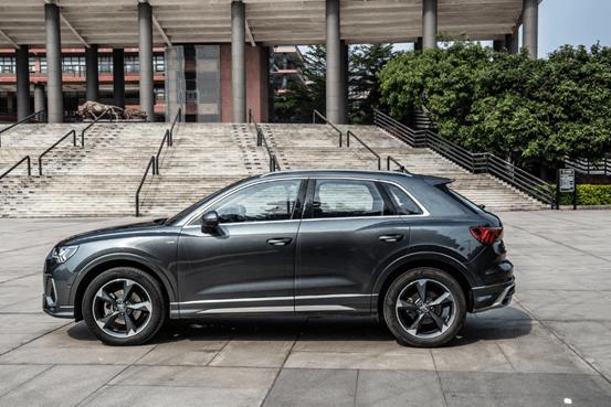 2022奥迪q345tfsiquattro,奥迪q3全时四驱与q5适时四驱