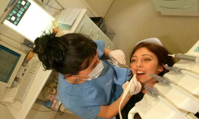 洗完牙医生说了很多问题怎么办,洗完牙之后牙齿一直酸软怎么办