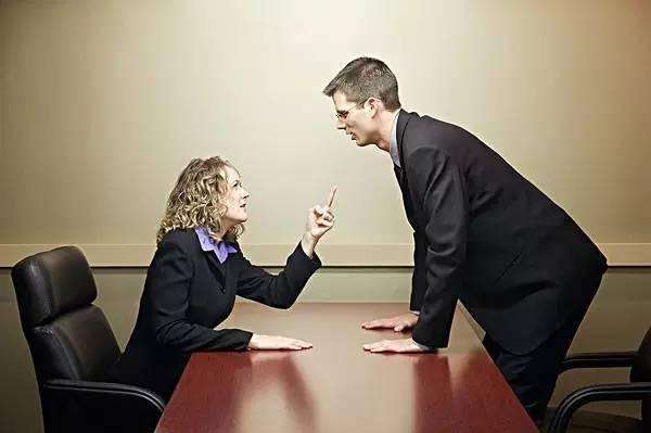 员工犯错领导不处罚怎么办,怎样语气批评员工使员工心服口服