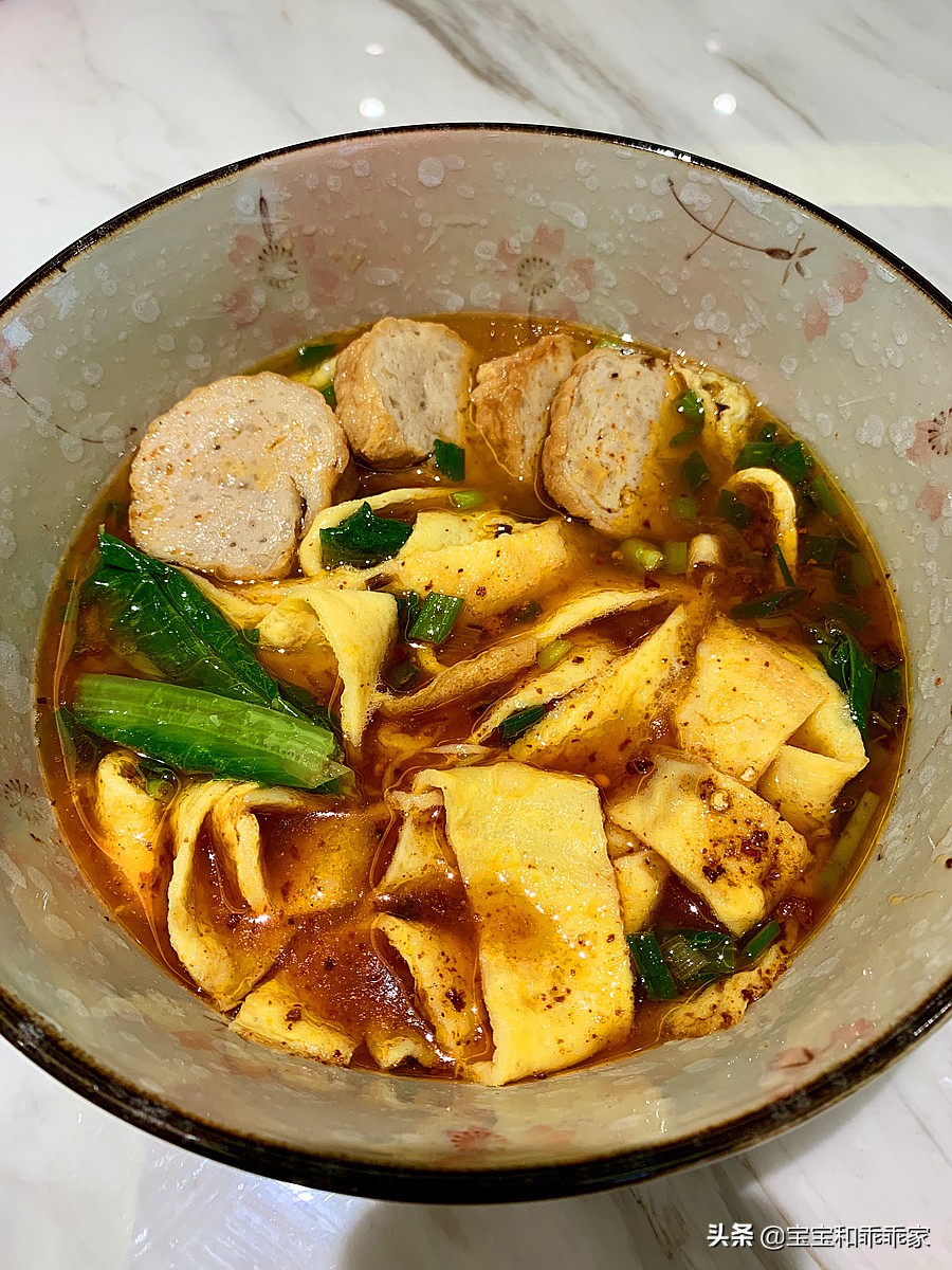 特色美食鸡蛋粉皮,陕南小吃鸡蛋皮