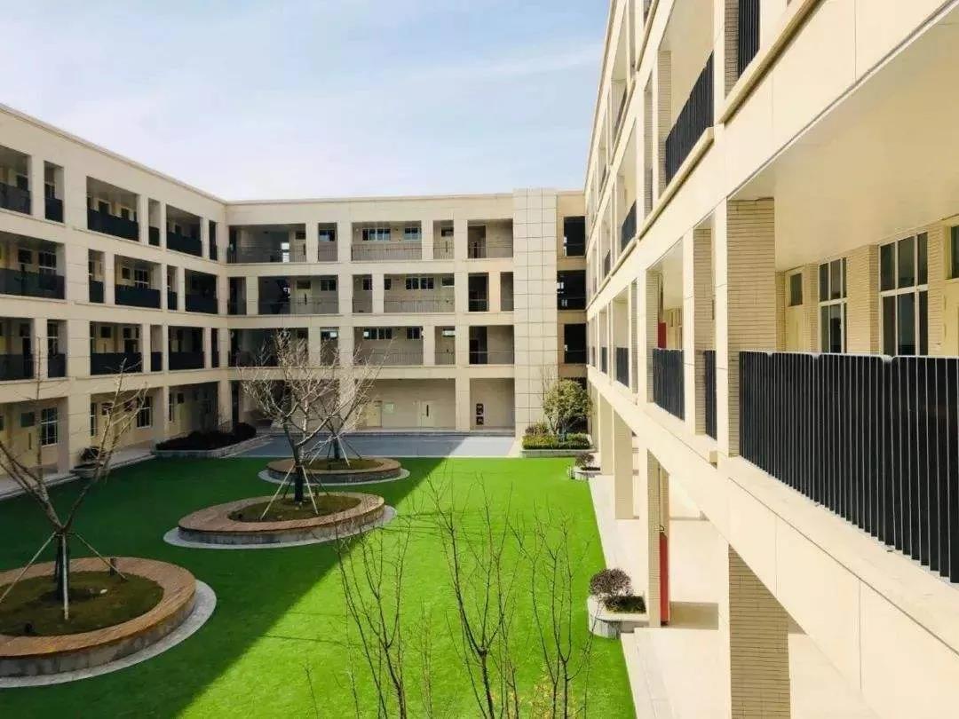 南外和北外哪个好,南外和淮中哪个好