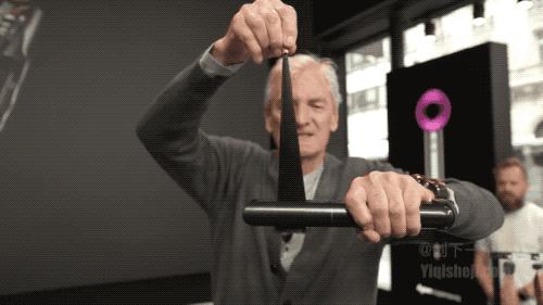 昨天，神器又出，专把弯的撸直