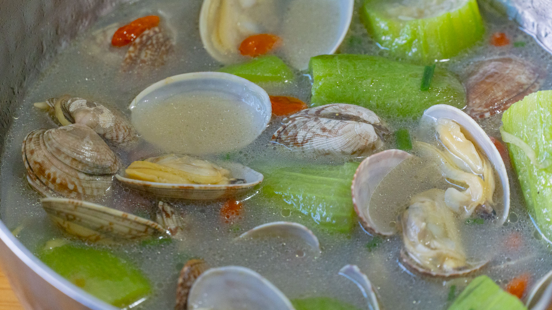 父亲节买东西送什么礼物最好,父亲节送什么不要钱的礼物最好