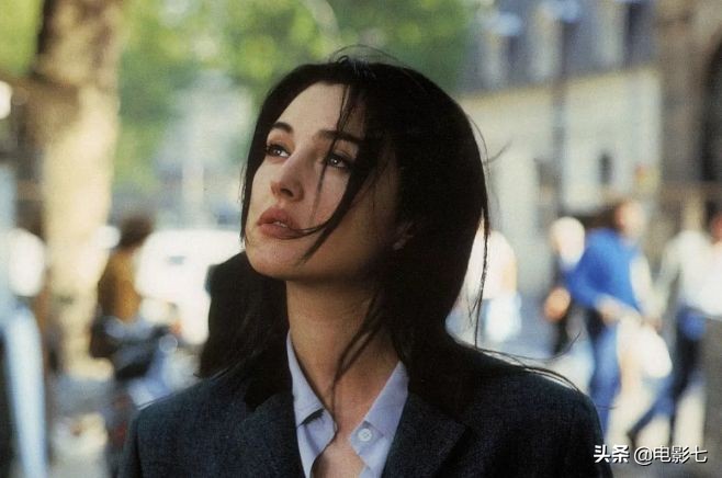 好莱坞的性感女神，男人的启蒙老师，成名作居然是一部「R级」片