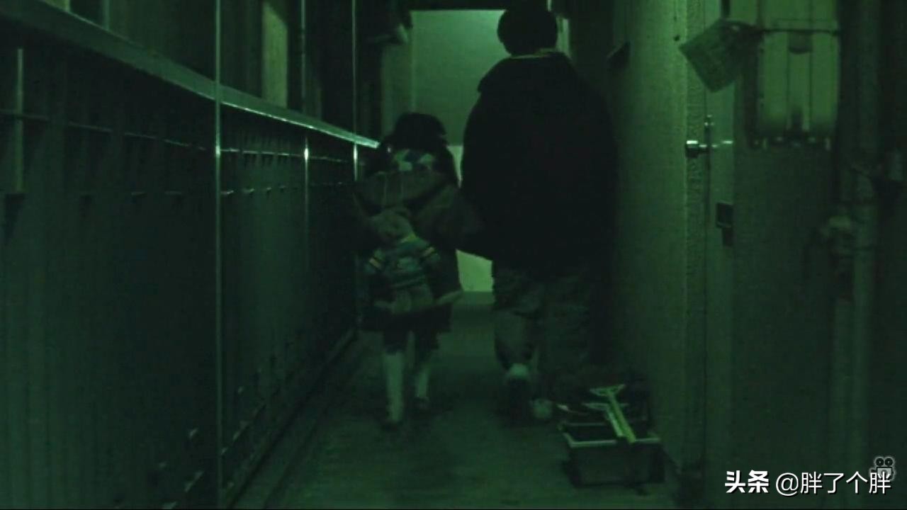 无人知晓：真实事件改编，母亲为和男友同居，抛下四个孩子离去