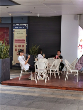 石狮：公共场所吸烟文明“真够呛”