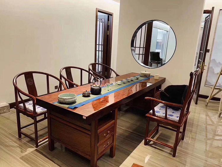 实木大板早几年的很贵,实木大板无处不在