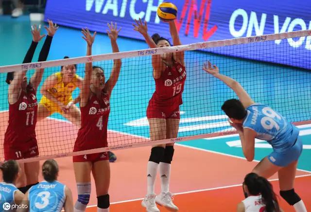 排球比赛中怎样会称作犯规,排球比赛常见犯规视频