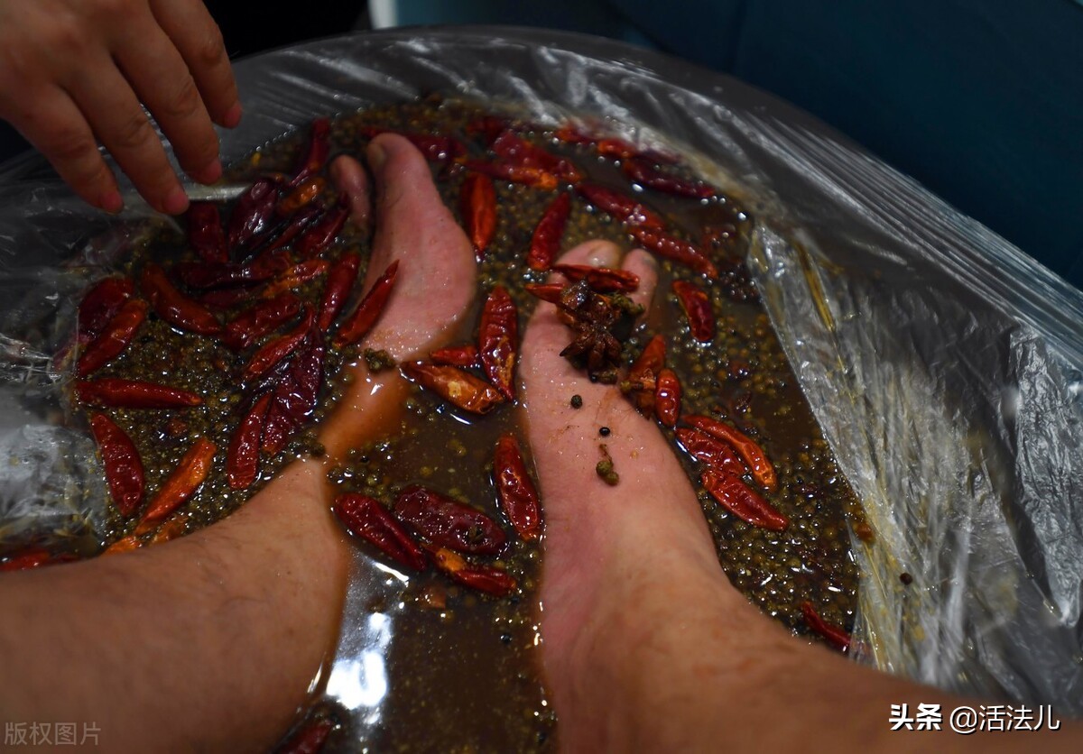 冬季如何泡脚最养生图片,秋冬季节要多泡脚这样泡脚更健康