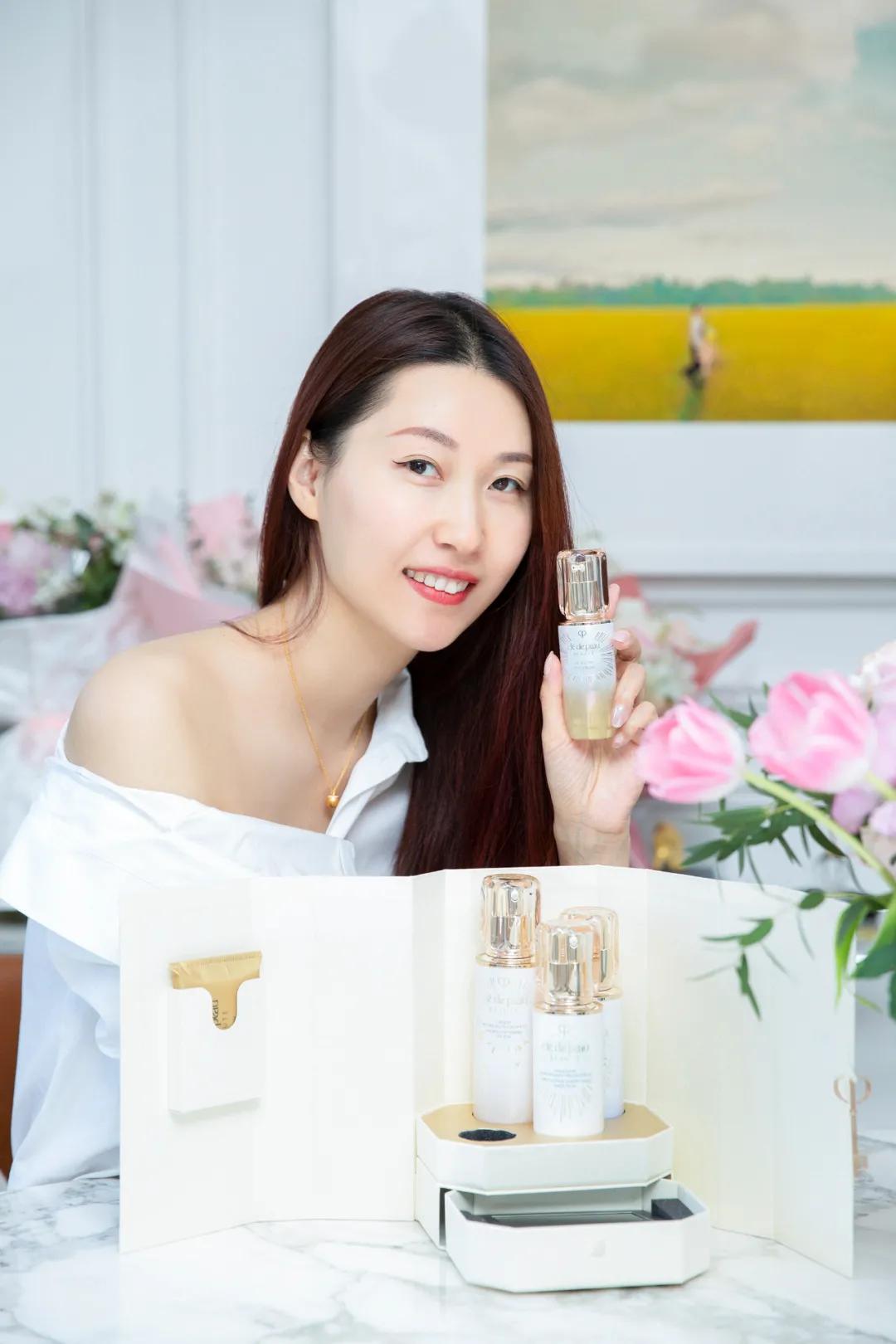 什么精华好用混合肌肤效果好,年轻肌肤补水保湿修复哪款精华好