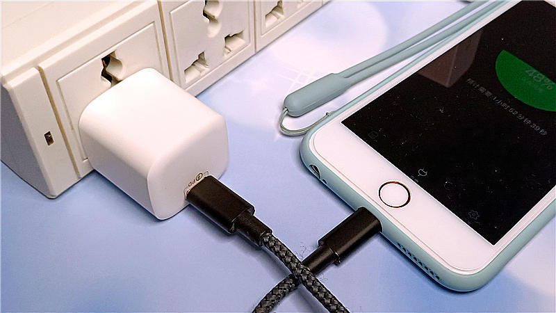 睿量35w双c口氮化镓充电器测评,remax20w氮化镓充电器评测