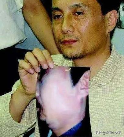 他在86版西游记片酬最高,曾被谢霆锋张卫健打住院,今卖卤肉为生