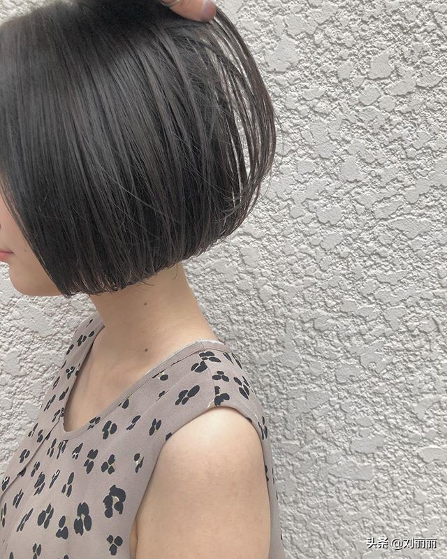 新流行短发16款,怎么剪都不土,时尚女士都在剪
