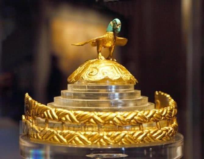 考古出土一顶奢华凤冠,蒙古发现匈奴王冠