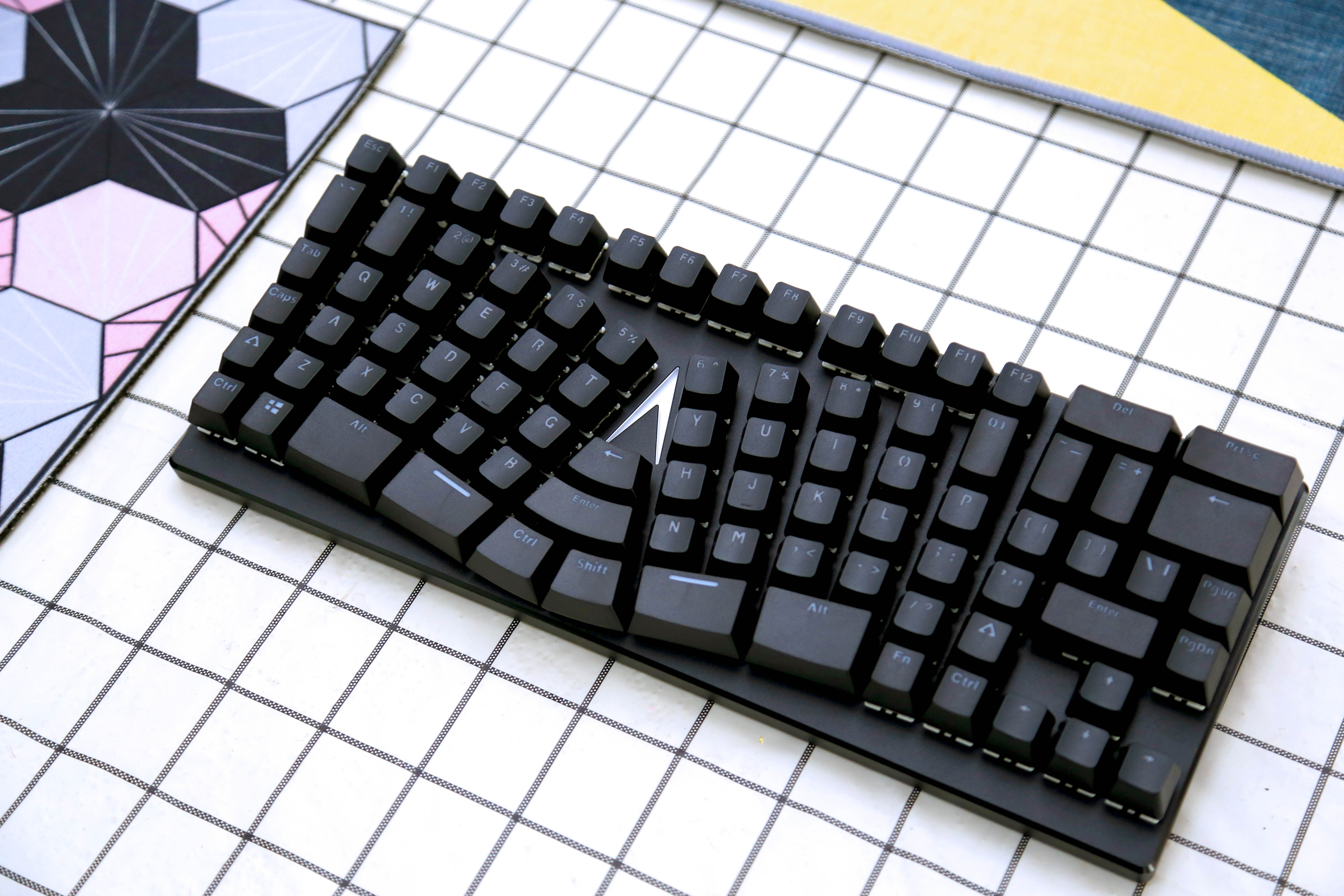 最符合人体工程学的键盘,人体工程学键盘推荐