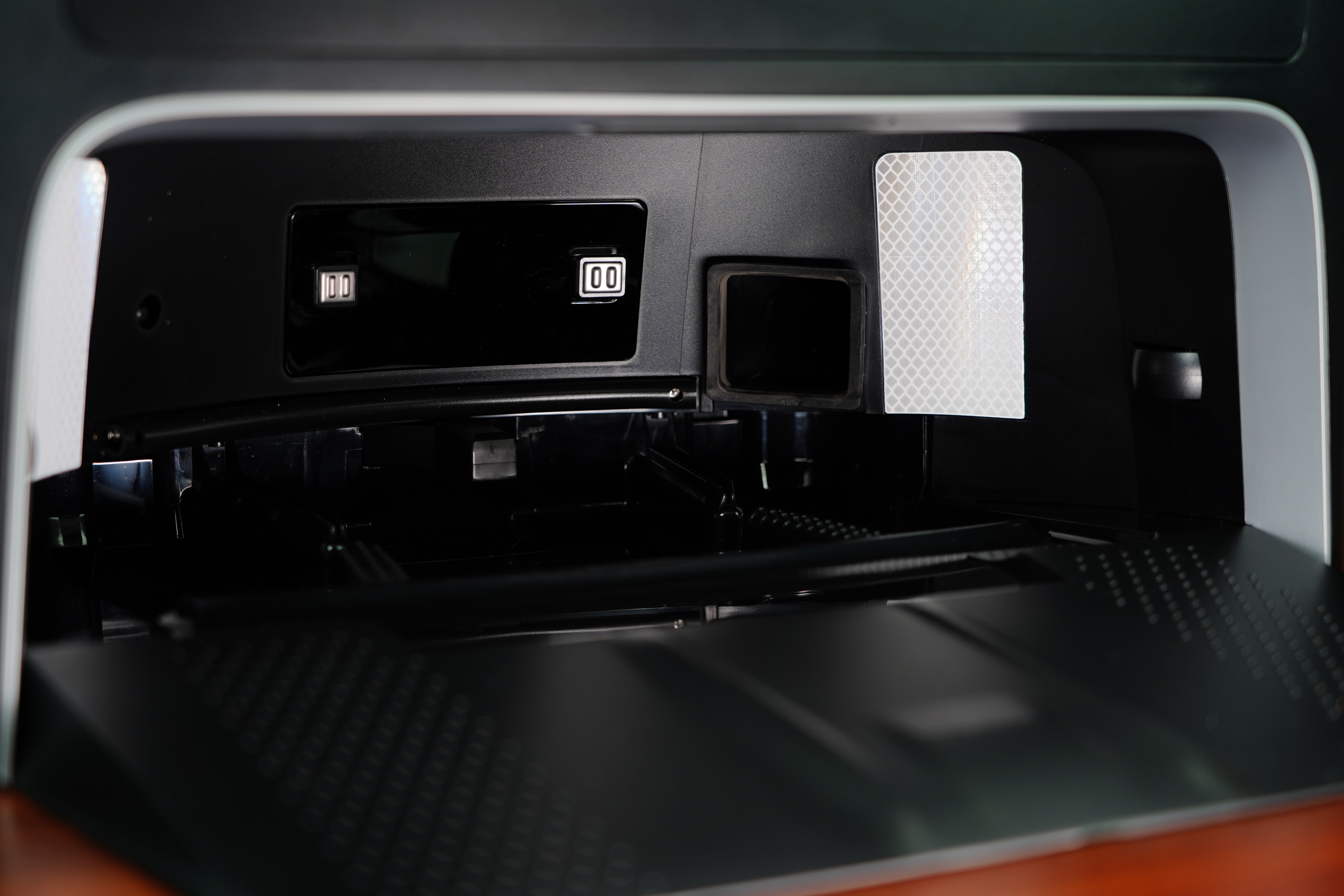 科沃斯扫地机器人地宝怎么清理,科沃斯扫地机器人自清洁