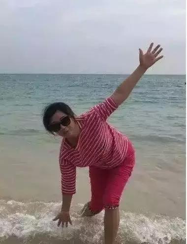 爸妈的拍照技术差距有多大,爸妈一起拍照姿势