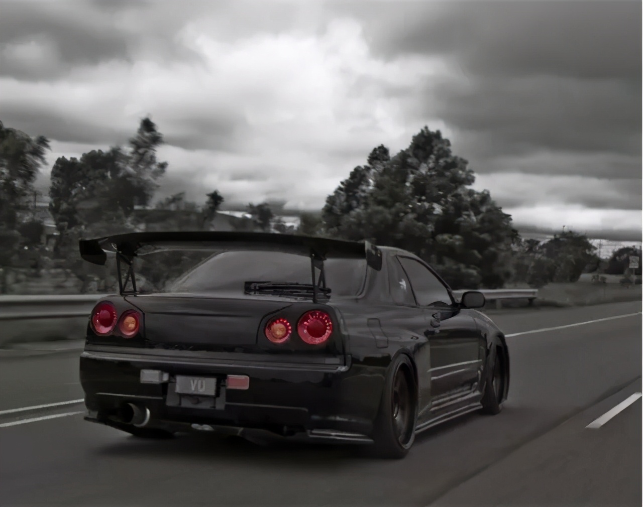 日产gt-r和skyline的区别,老款日产skylinegtr战神