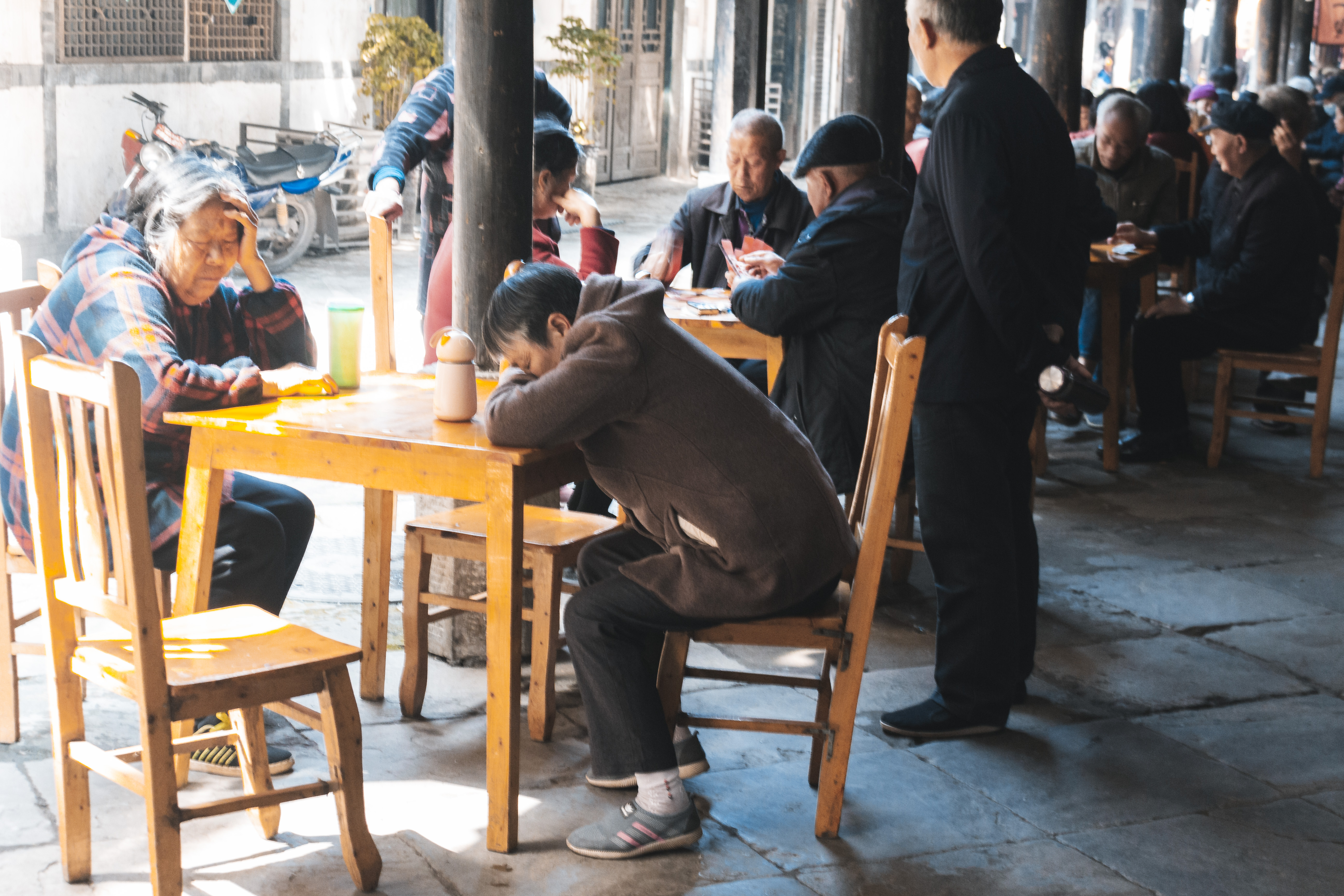 乐山除了大佛和峨眉山还有啥景区,除了峨眉山还有哪些地方