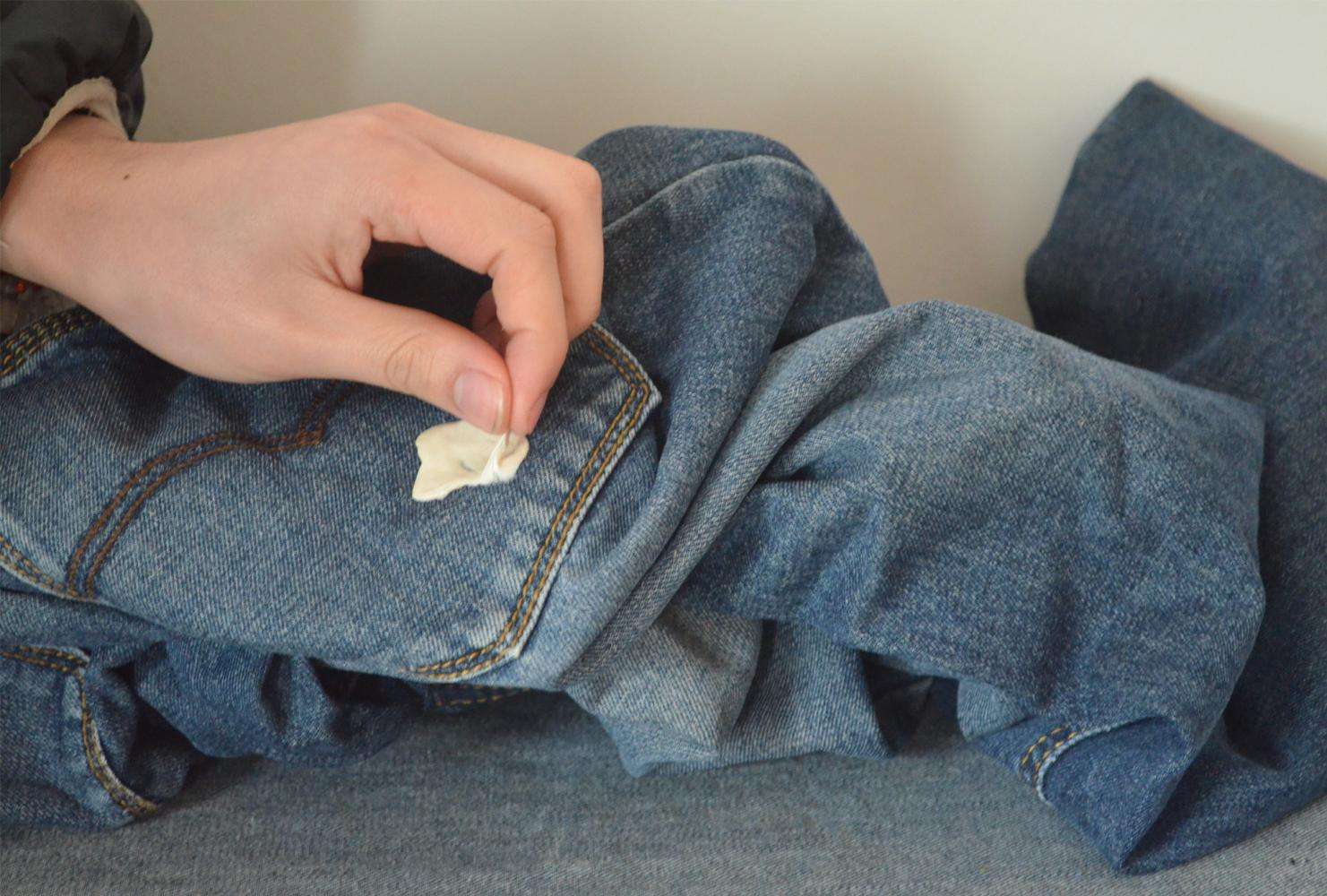 衣服从洗衣机洗出来有污渍怎么办,衣服顽固污渍洗不掉有什么好方法