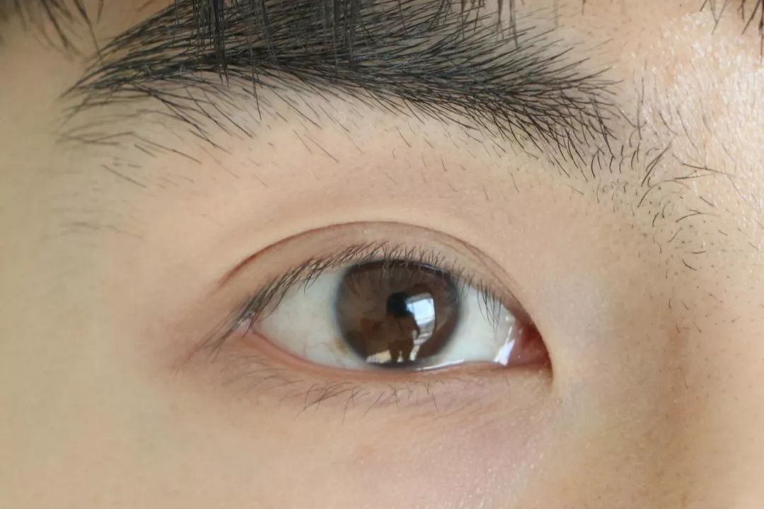 内双肿眼泡没有眼妆刷怎么画眼妆,眼妆教程肿眼泡内双霸气眼妆