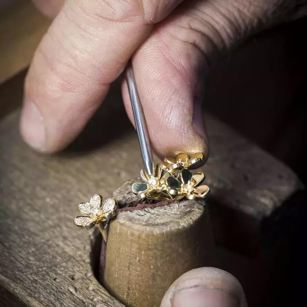 没见识的姑娘，才会花2000块买个mk配饰！