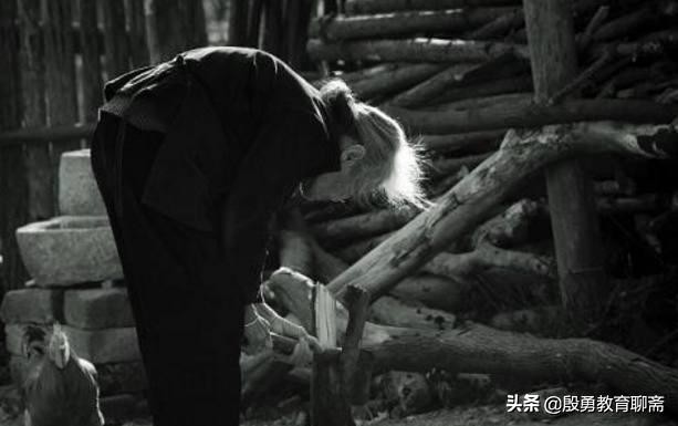 自古忠孝难两全，这位老师与其母亲的故事，感动了多少人？