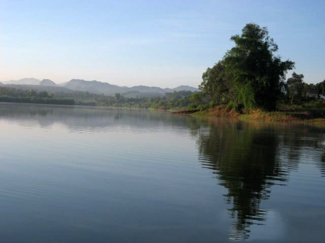 在两广地区，只要有此鱼存在的水域，钓鱼人断竿切线是常有的事