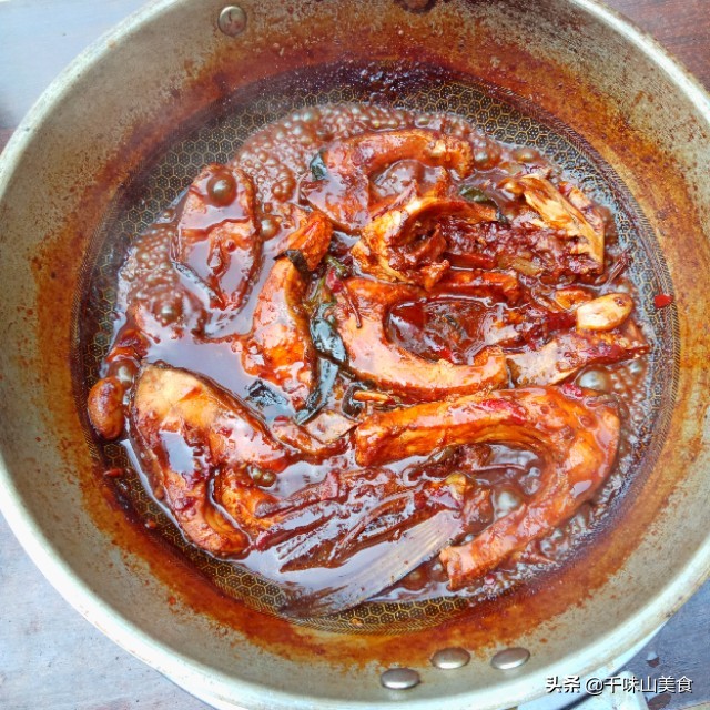 农家炖鱼怎样炖鱼不腥,炖鱼怎么煎鱼不破皮