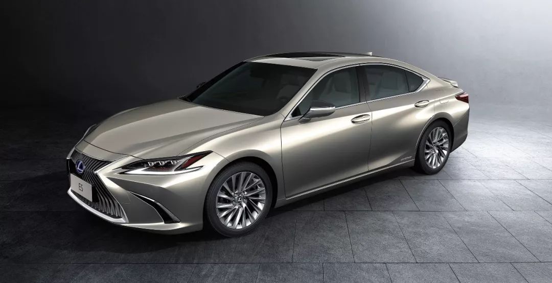 百万价格的丰田埃尔法到底强在哪,丰田埃尔法弹射起步