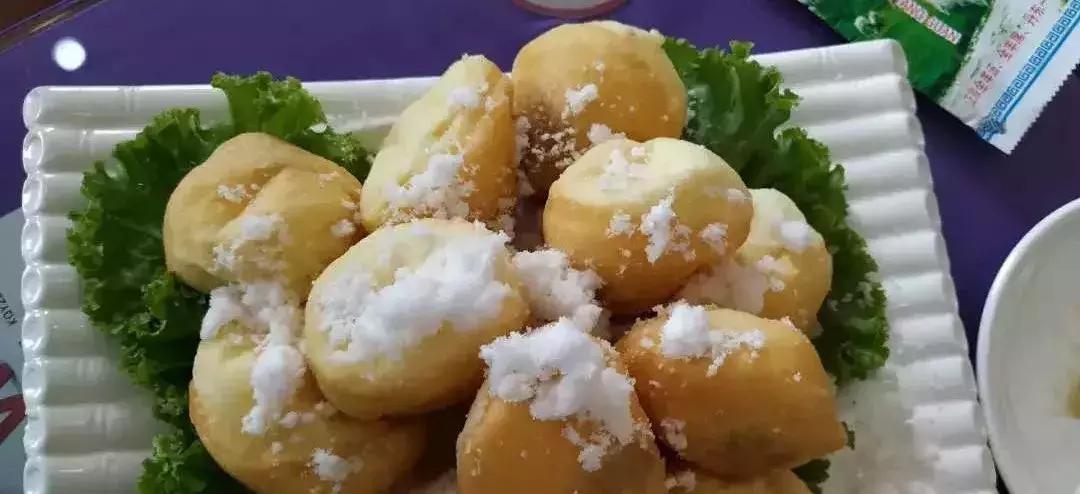 烤全羊吃不完剩下的怎么做好吃,又酥又香的烤全羊