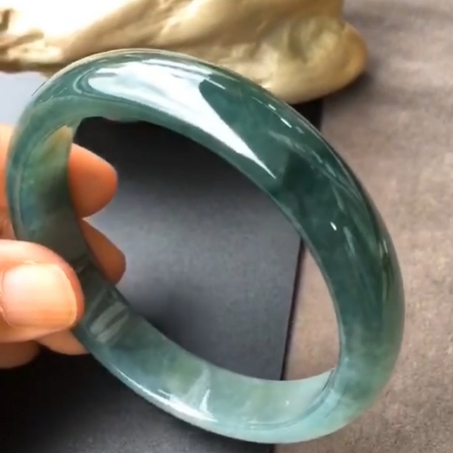 缅甸翡翠镯子直播间价格,缅甸翡翠镯子店