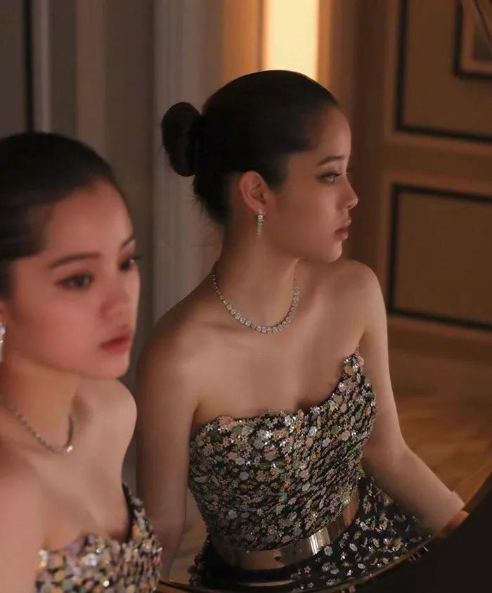 欧阳娜娜从小就享受着荣华富贵,欧阳娜娜最新惊艳亮相