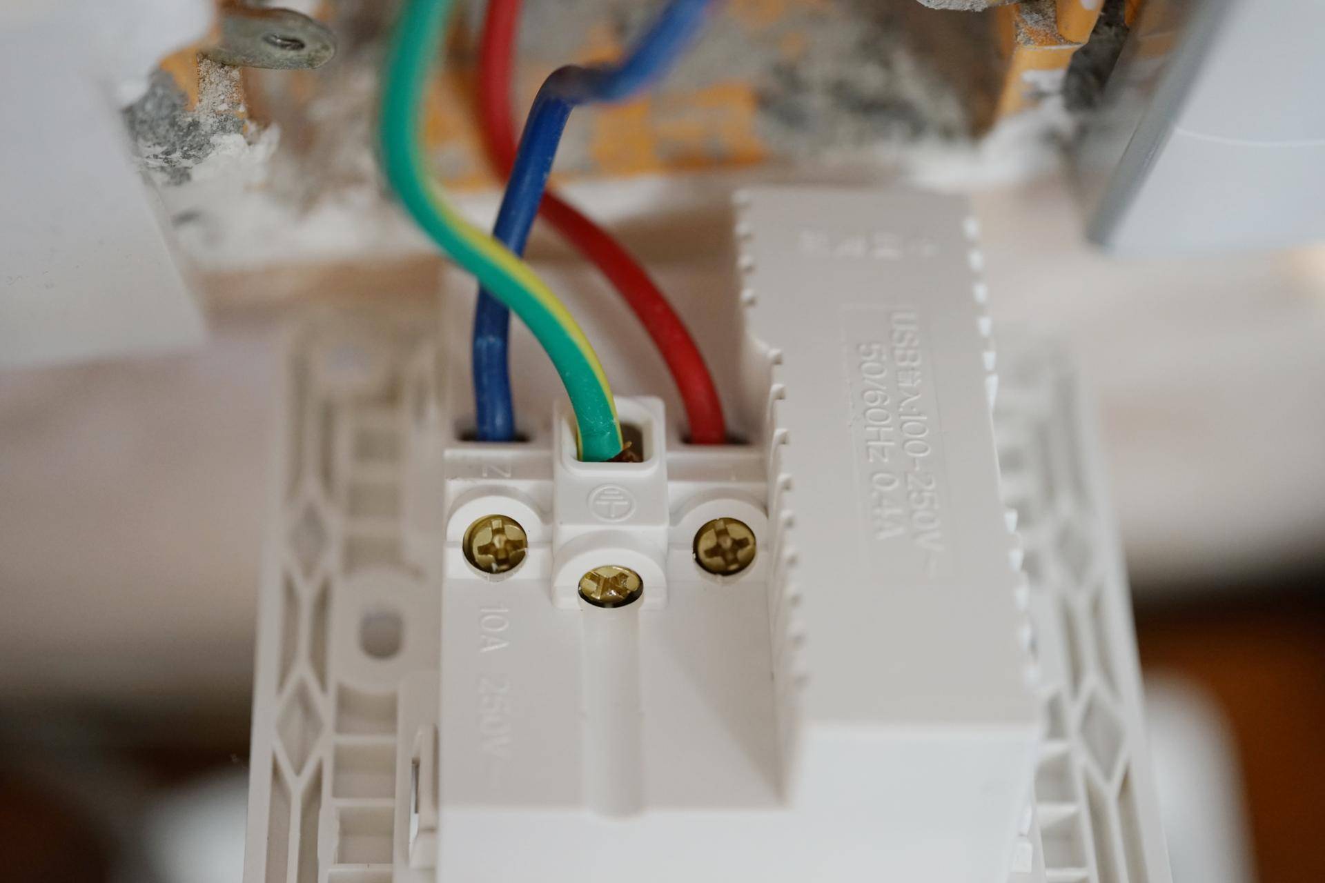 家用插座更换,怎样自己改开关插座