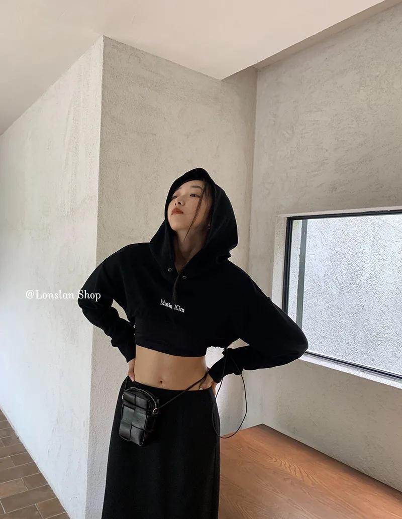 时尚卫衣穿搭技巧,最简单的卫衣穿搭